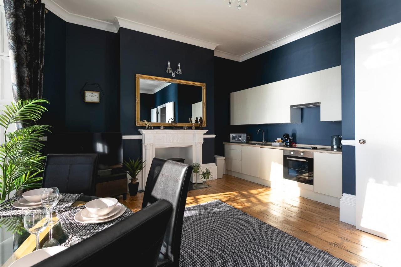 Marine Parade Sea View 2-Bedroom Apartment ブライトン エクステリア 写真